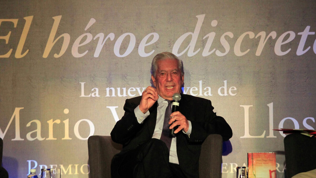 «El héroe discreto», nuevo libro de Mario Vargas Llosa.