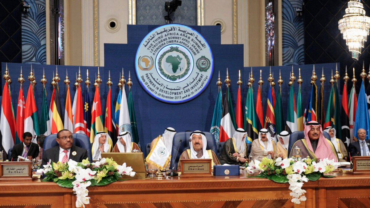 El Emir de Kuwait promete a África créditos por mil millones de dólares