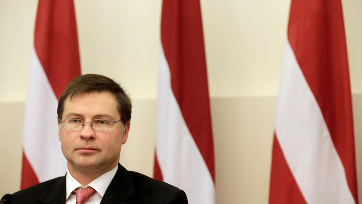 Dimite el primer ministro letón, Valdis Dombrovskis