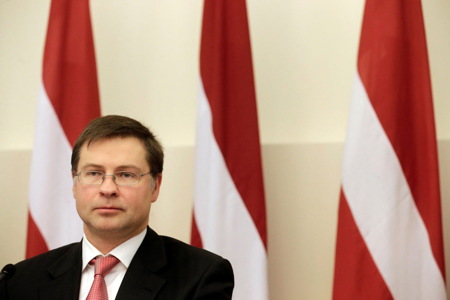 Dimite el primer ministro letón, Valdis Dombrovskis