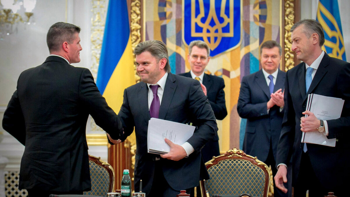 Ucrania firma un acuerdo energético multimillonario con Chevron