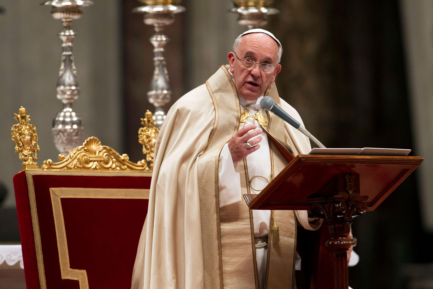 El Papa quiere descentralizar el poder del Vaticano