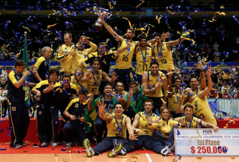 La selección brasileña de voleibol gana la Copa de Grandes Campeones.