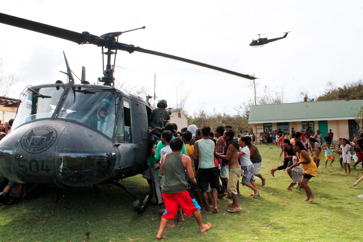 La ayuda internacional se vuelca con Filipinas tras el devastador tifón
