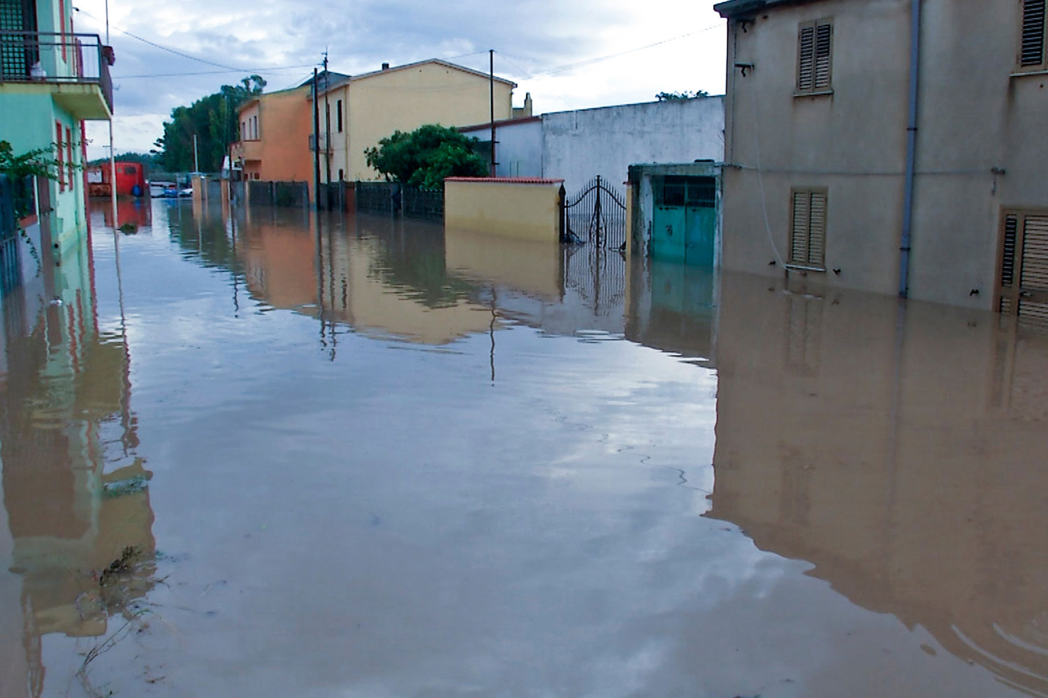 El ciclón ‘Cleopatra’ arrasa la isla de Cerdeña y causa 18 muertos y miles de evacuados