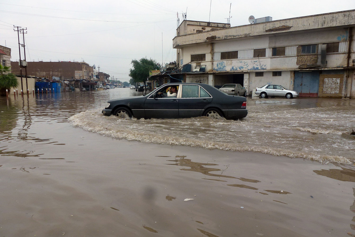 Inundaciones en Irak contribuyen a aumentar el caos del país