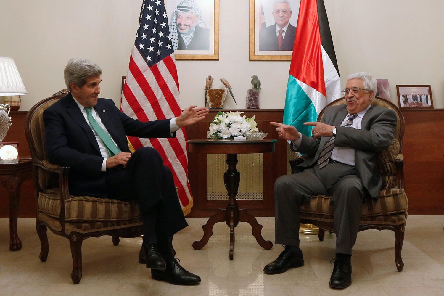 Kerry asegura que Netanyahu y Abás quieren avanzar en el proceso de paz