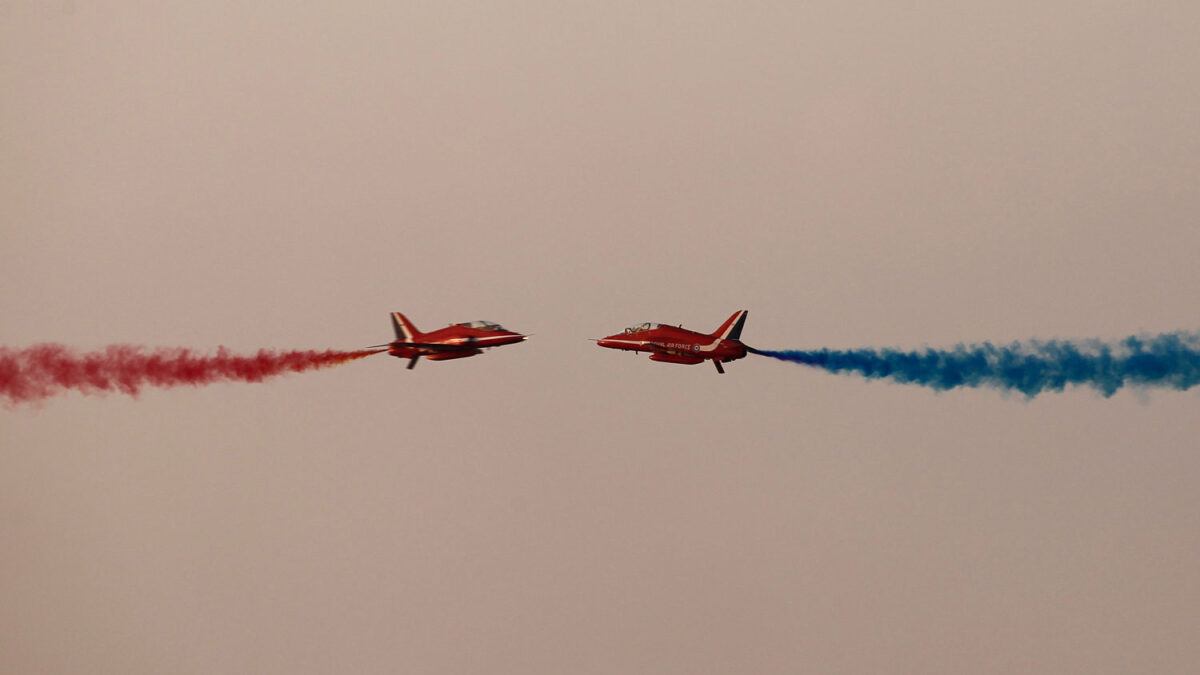 Los Red Arrows celebran con acrobacias los 200 años de cooperación entre Baréin y Reino Unido