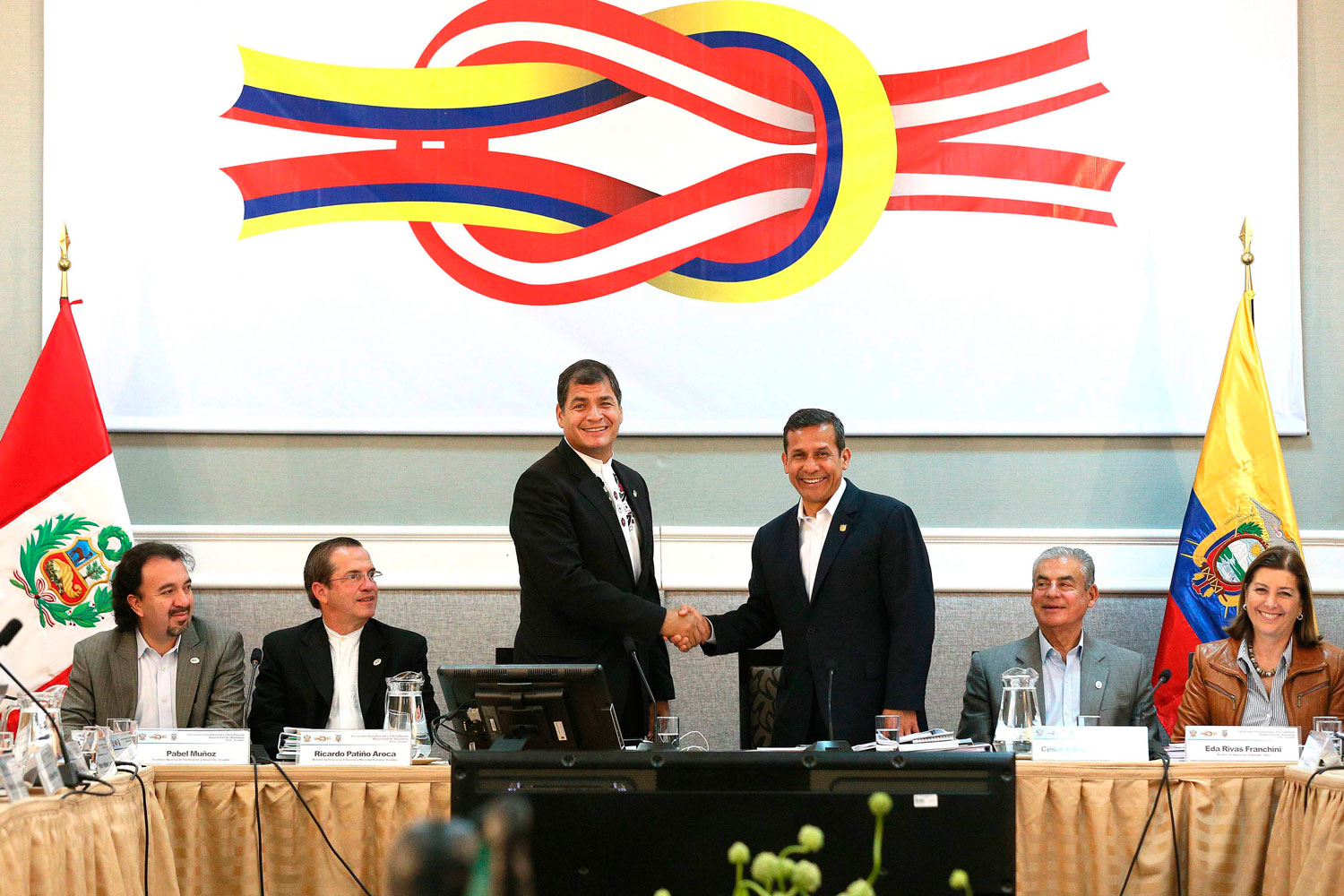 Línea eléctrica de 500 kilovatios. Perú y Ecuador Ollanta Humala y Rafael Correa alcanzan acuerdo