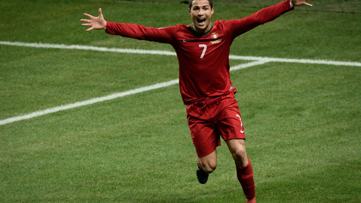 Cristiano Ronaldo lanza a Portugal al Mundial de Brasil 2014