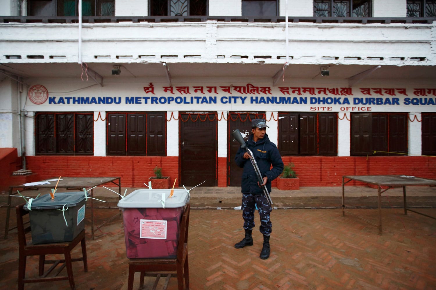Nepal celebra elecciones entre el clima violento y el boicot de los maoístas