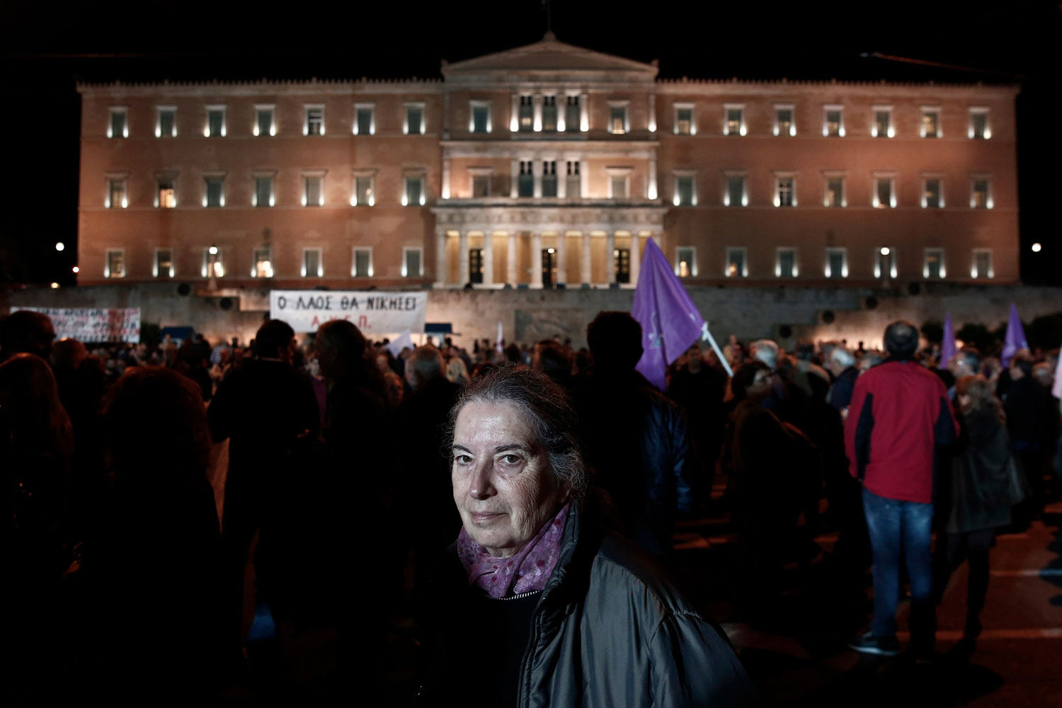 Andonis Samarás resiste a la moción de censura en Grecia