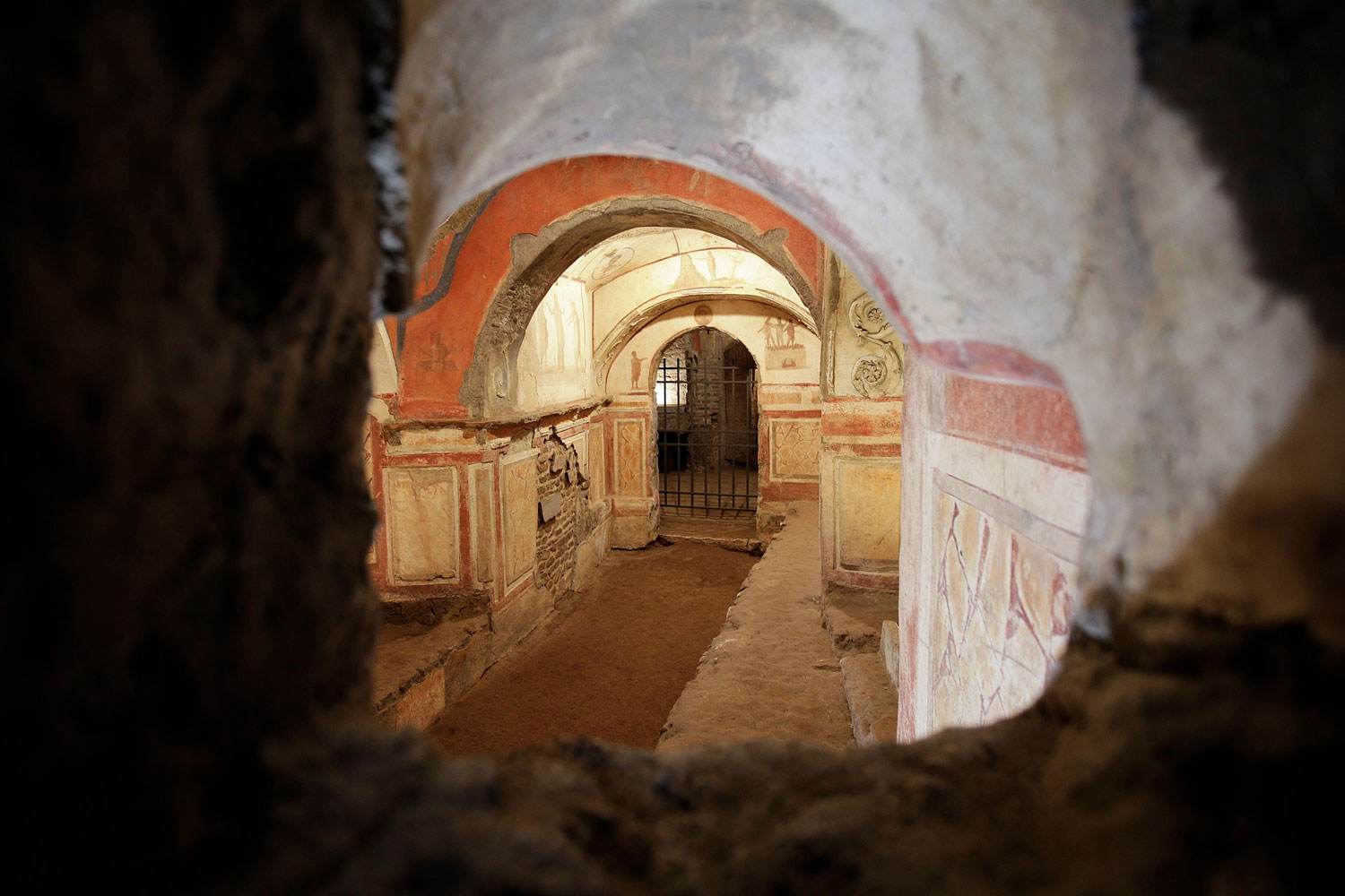 El Vaticano muestra los frescos restaurados de las Catacumbas de Priscilla