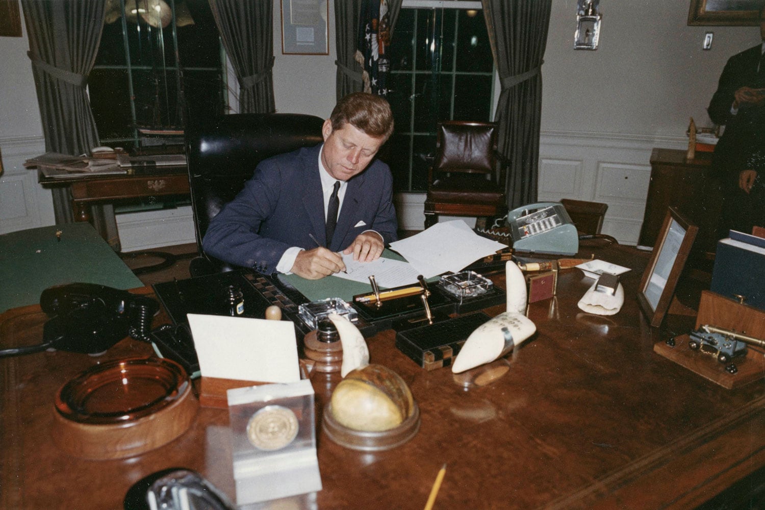 Tras el bloqueo naval, John Kennedy negoció con la URSS el desmantelamiento de las bases soviéticas