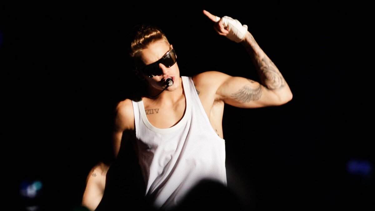 Justin Bieber se retira del escenario en Sao Paulo tras recibir un botellazo