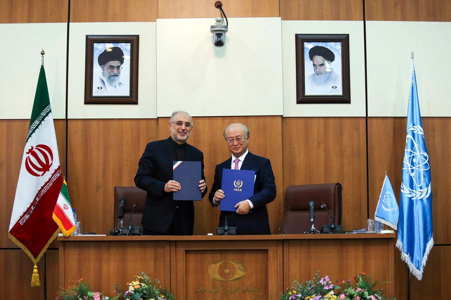 Irán dejará entrar a los inspectores de la OIEA pero sólo a algunos de los lugares conflictivos