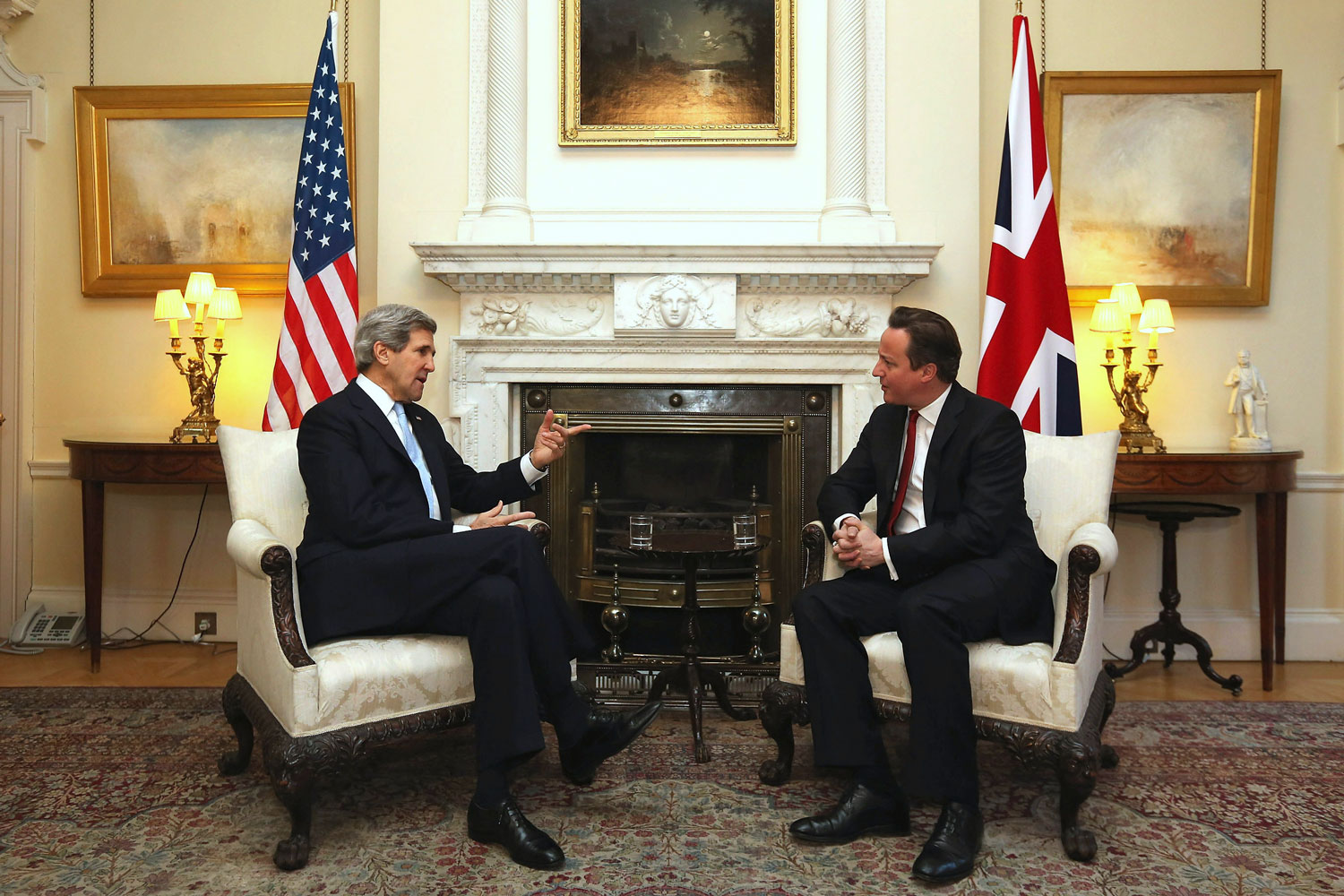 John Kerry se reúne con David Cameron
