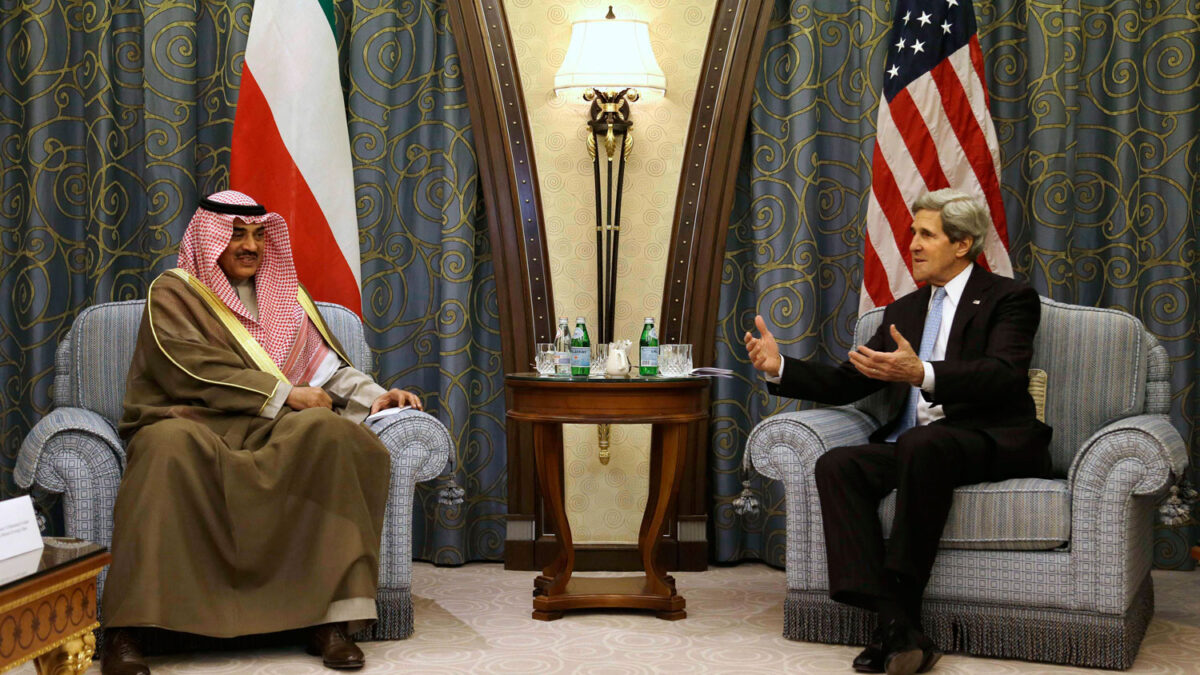 Sheikh Sabah Al-Sabah conversa con Kerry en Kuwait