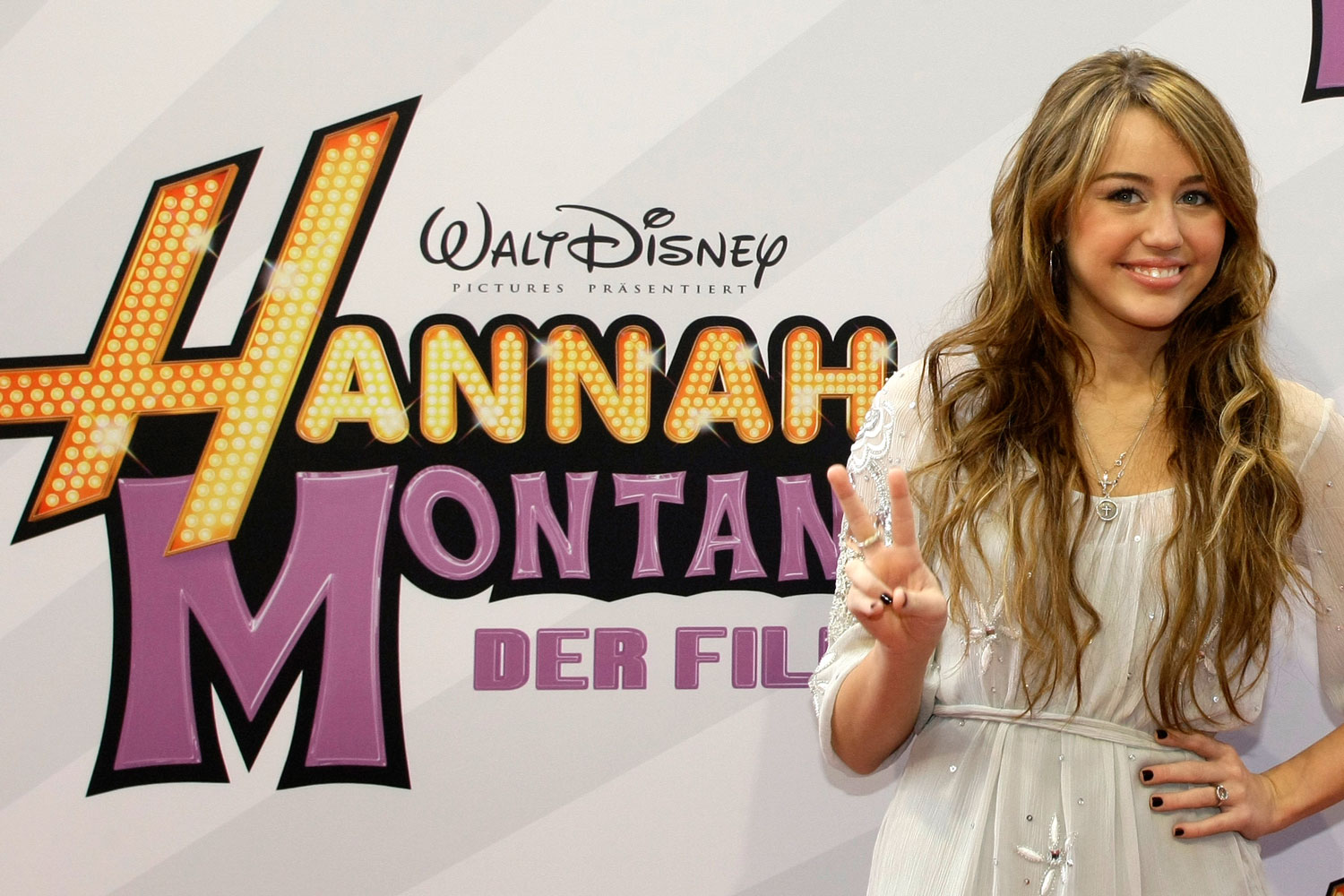 En Hannah Montana, todas las piezas encajaban: era la protagonista y la estrella del pop