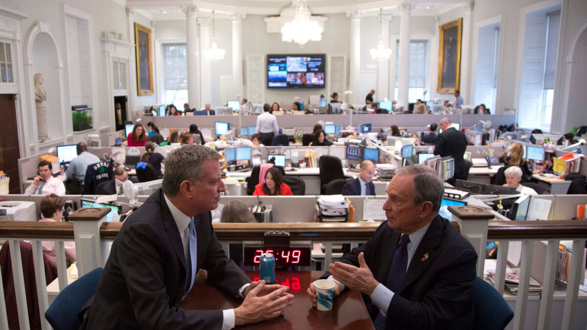 Bloomgerg felicita a de Blasio y comienza una nueva era en Nueva York