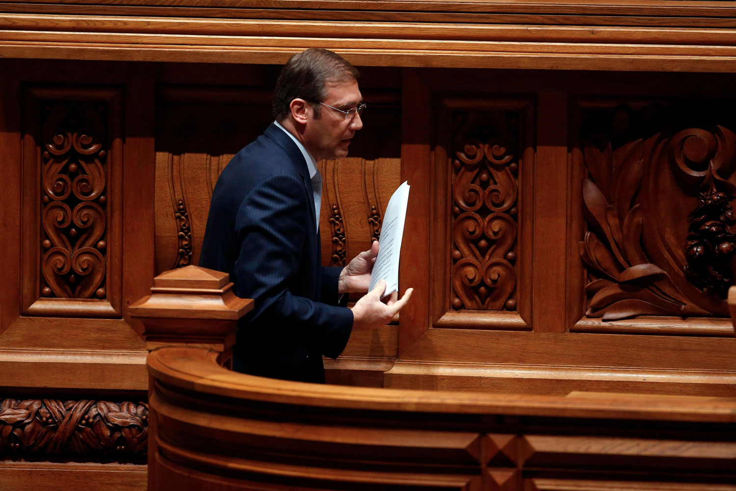 Passos Coelho debate su propuesta presupuestaria para 2014 en el Parlamento