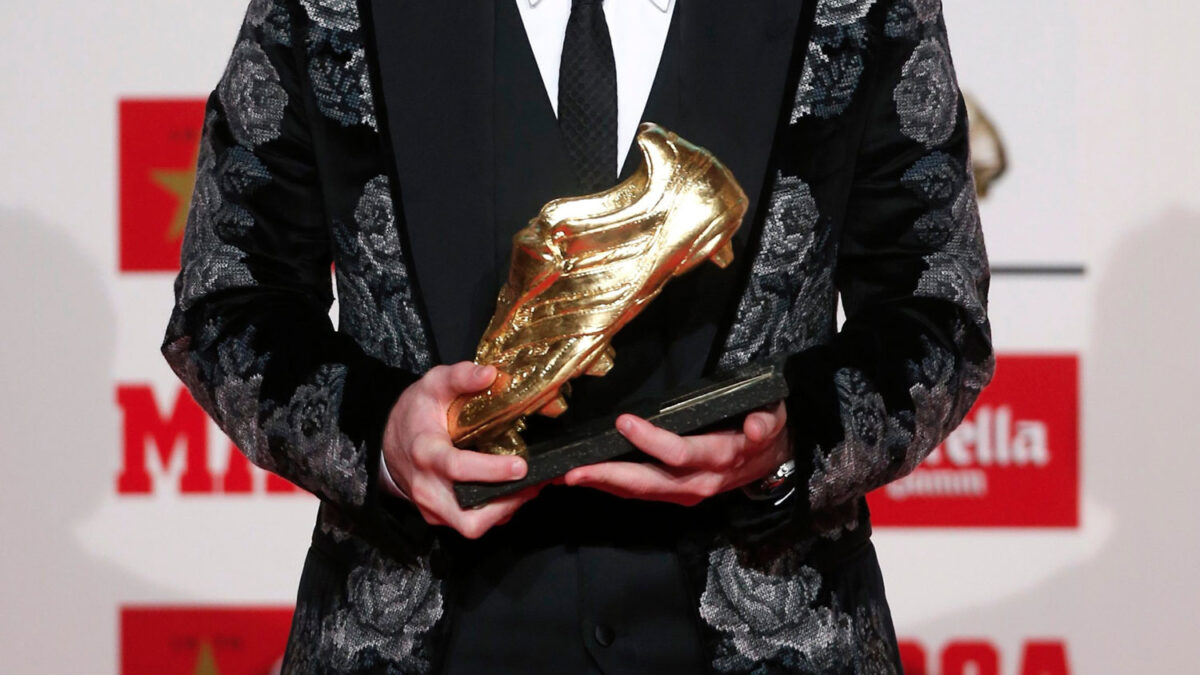 Leo Messi recibe la Bota de Oro 2013