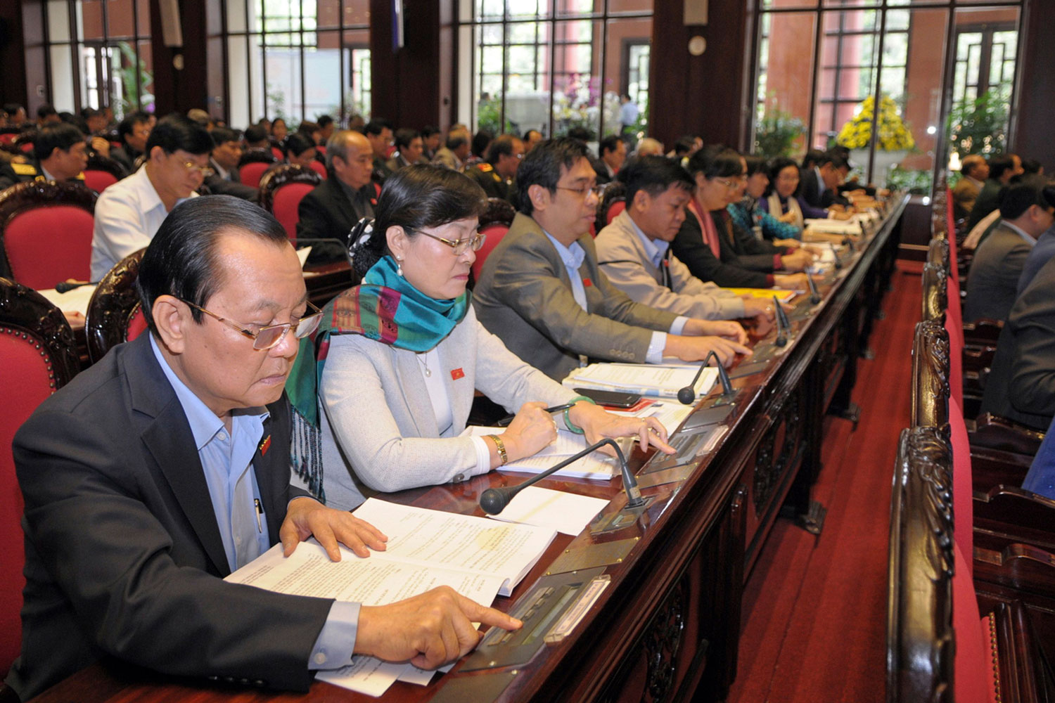 La Asamblea Nacional de Vietnam aprueba la enmienda de la Constitución de 1992.