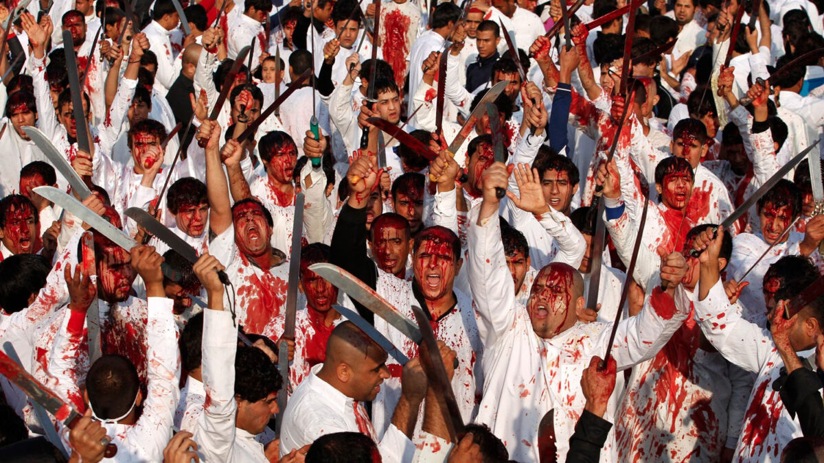 Flagelaciones y cortes y en la frente antes de la Ashura