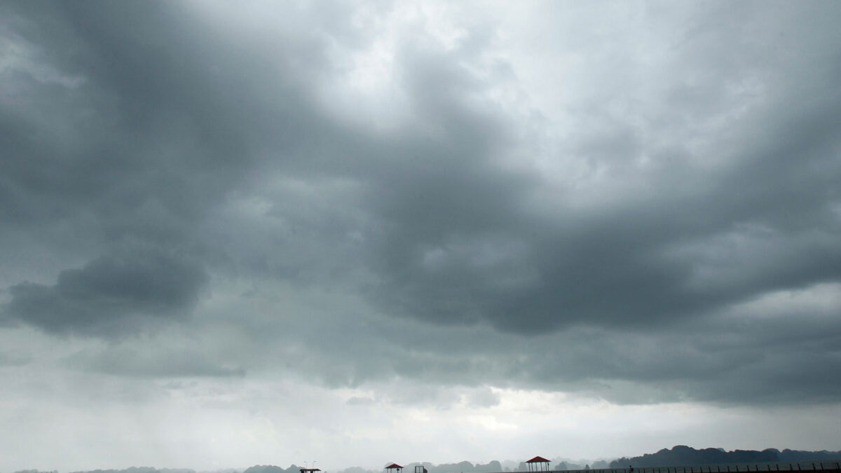 Haiyan se debilita antes de llegar a China y agoniza azotando el destino vietnamita Ha Long Bay