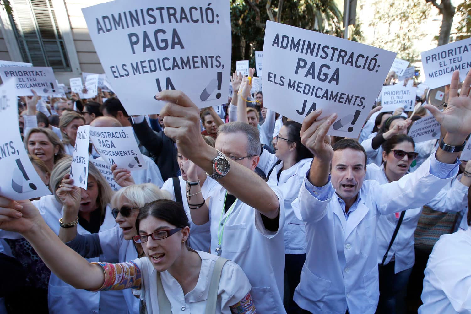 Huelga de farmacéuticos en Cataluña para exigir a la Administración el pago de las recetas adeudadas