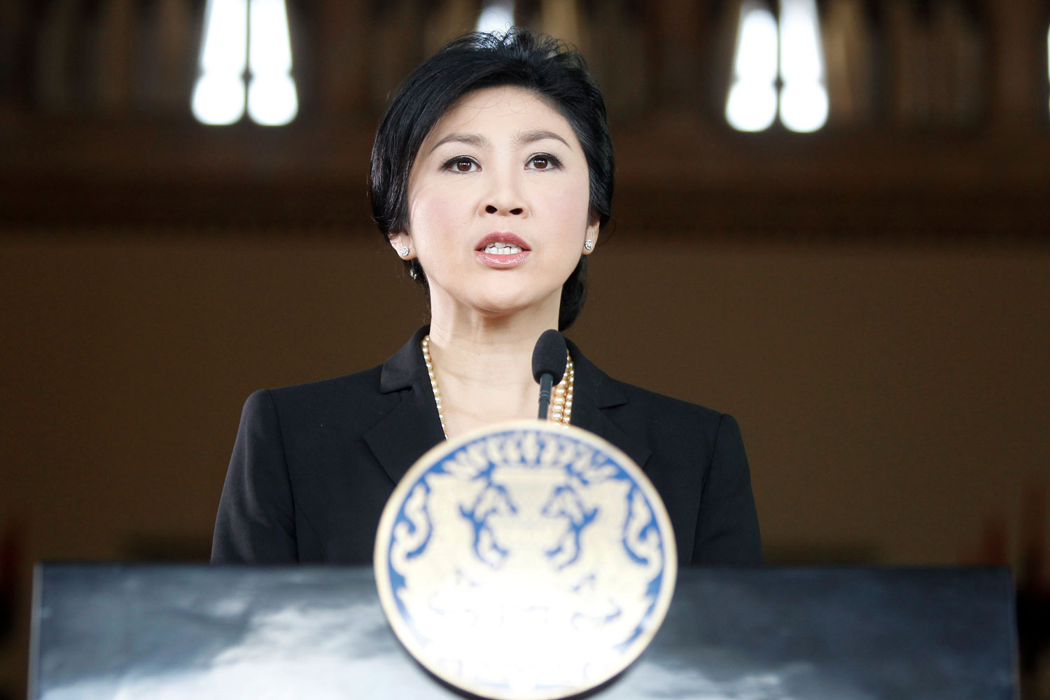 La primera ministra, Yingluck Shinawatra, pide a los manifestantes que pongan fin a la protesta.