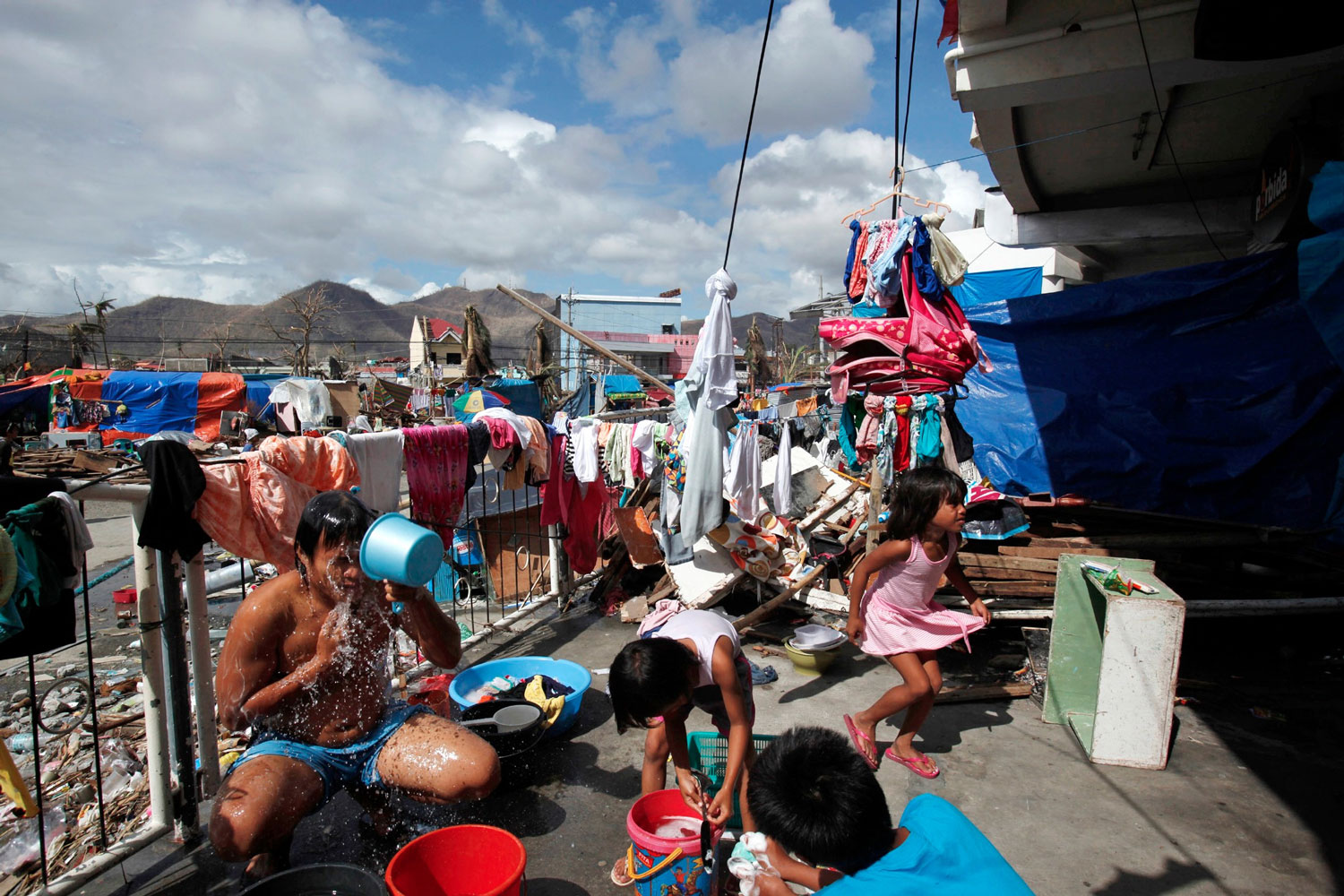 Miles de Filipinos perdieron seres queridos, casa y pertenencias