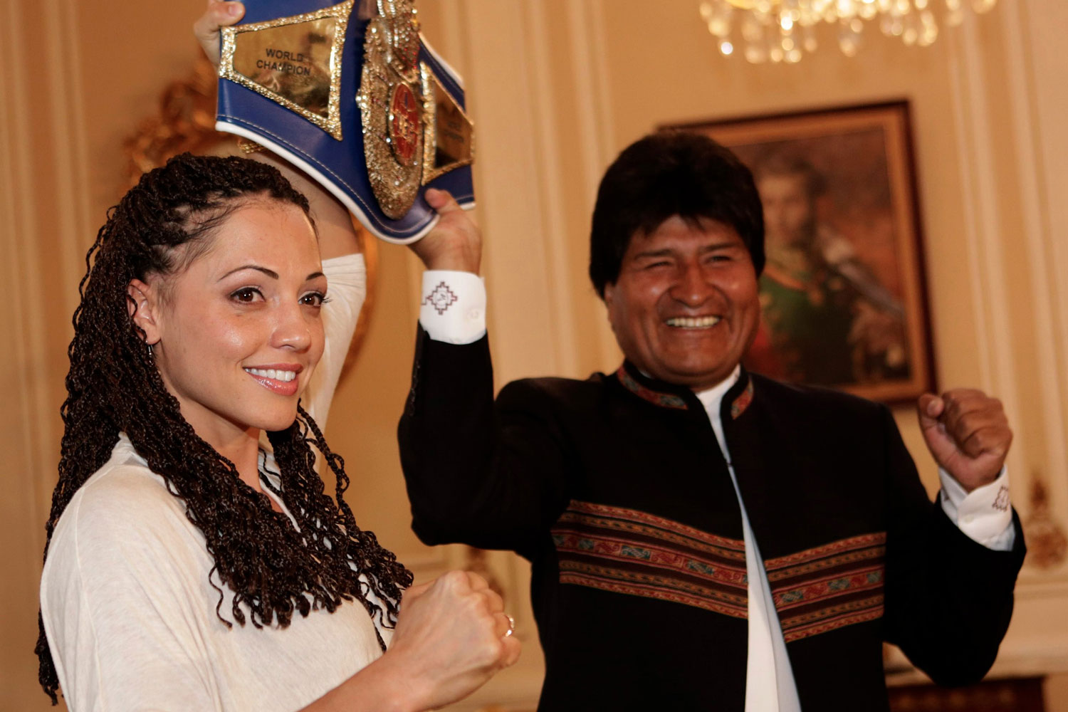 Evo Morales recibe a la Reina del Boxeo
