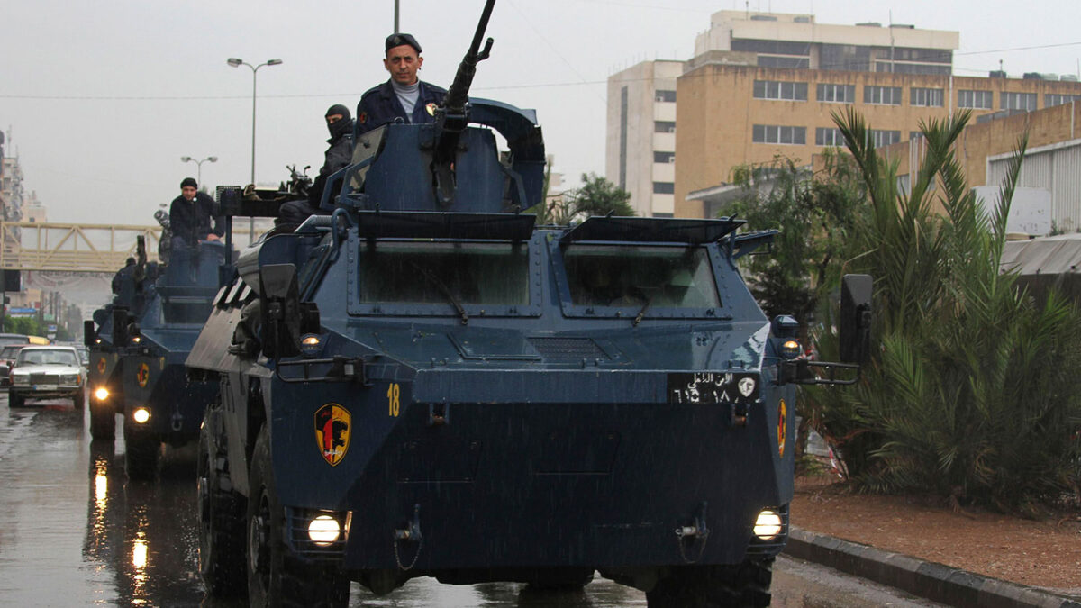 La escalada de violencia ha provocado que el ejército se despliegue para controlar Trípoli.