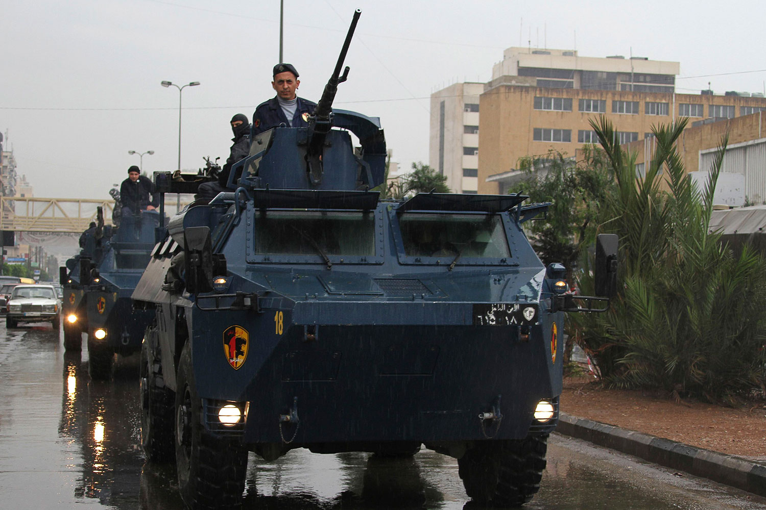 La escalada de violencia ha provocado que el ejército se despliegue para controlar Trípoli.