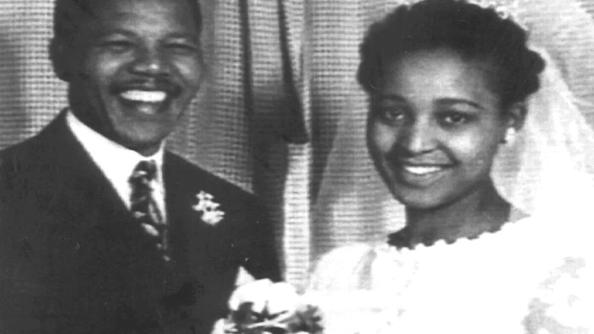 Mandela se casa con Winnie Madikizela, su segunda esposa