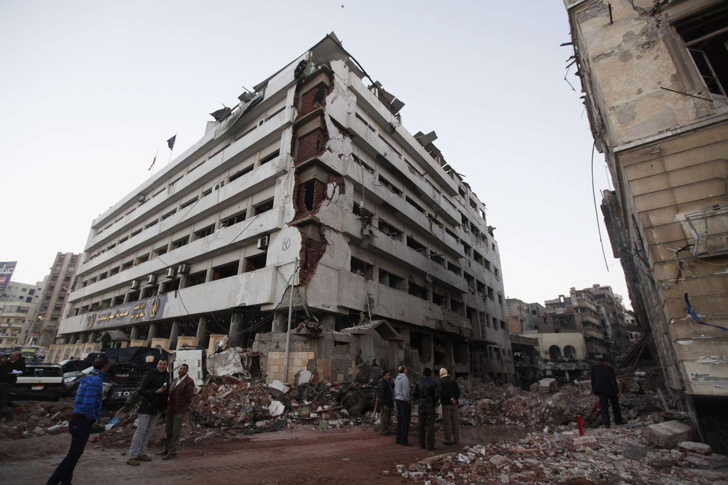 Un coche bomba causa una nueva masacre en Egipto con 14 muertos y cien heridos