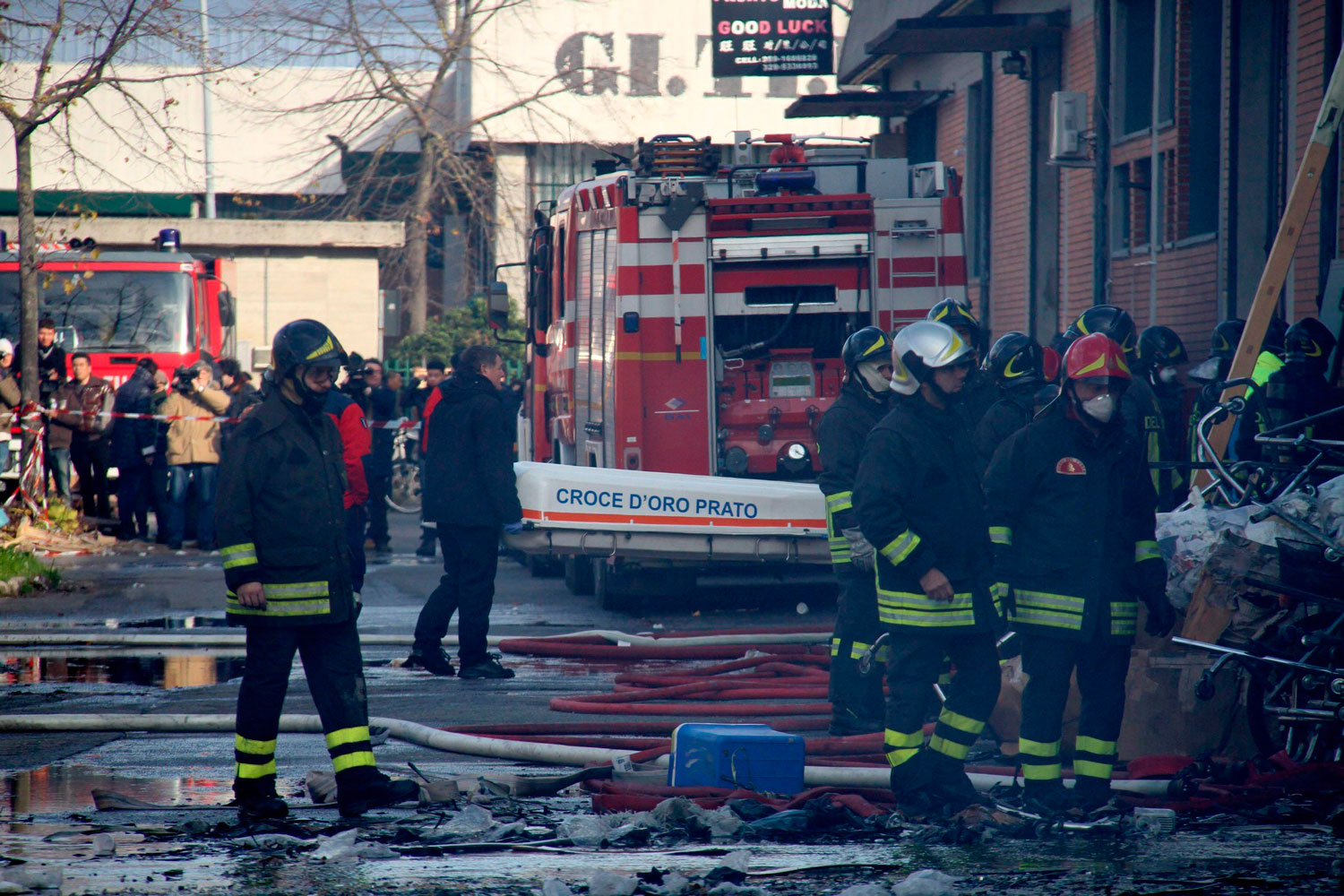 Mueren 7 personas y 3 resultan heridas por quemaduras graves tras un incendio en Roma.
