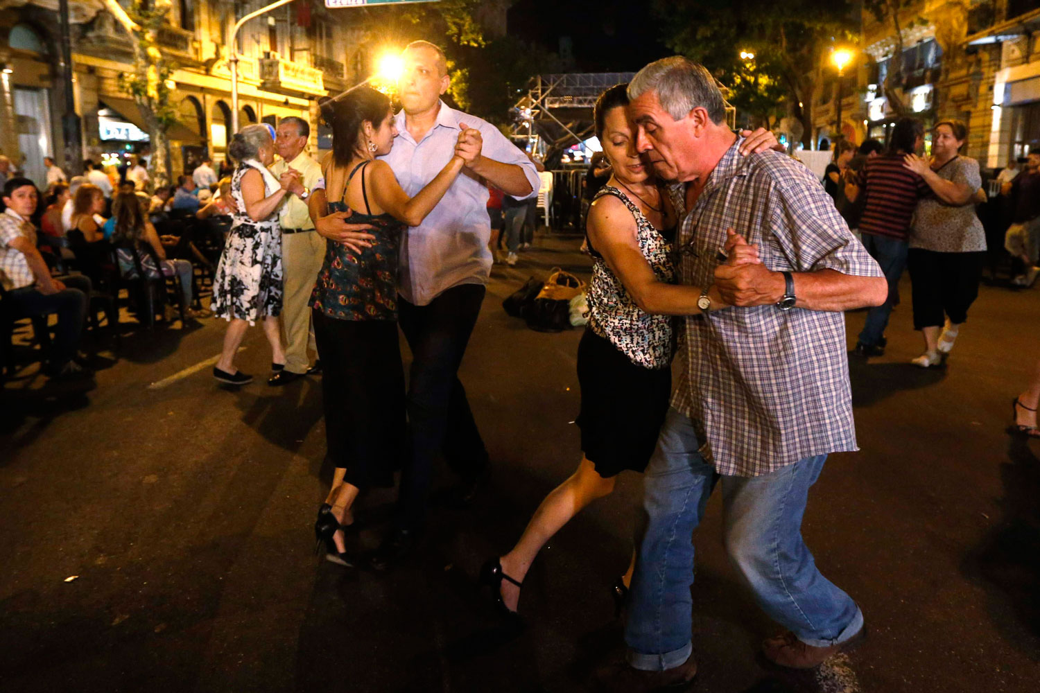 Buenos Aires inunda las calles de tango para celebrar "La Gran Milonga Nacional"