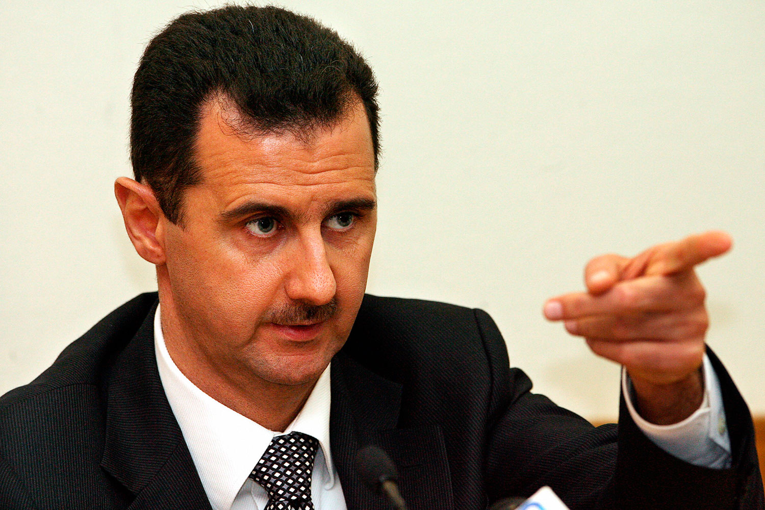 El Ministro de Información, Omran al Zubi dice que será Bashar Al Assad, quien lidere la transición