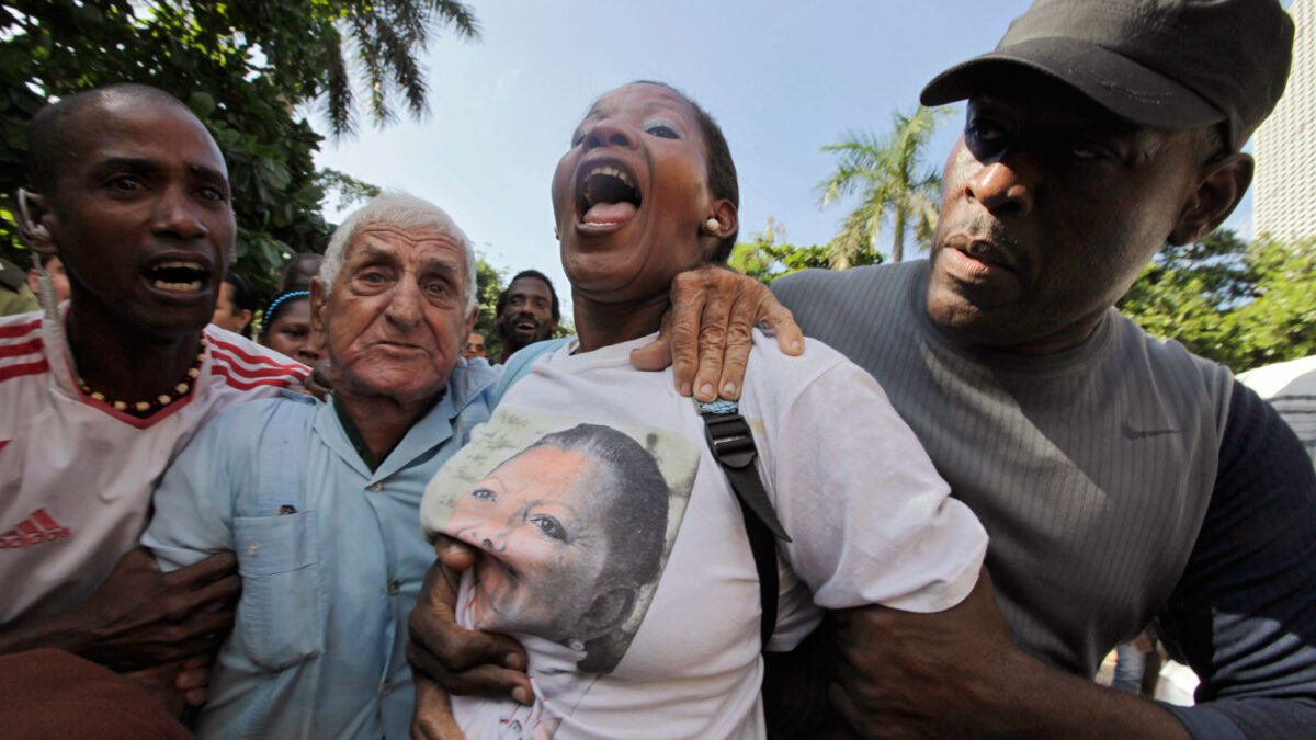 Detienen a 30 Damas de Blanco en la Habana