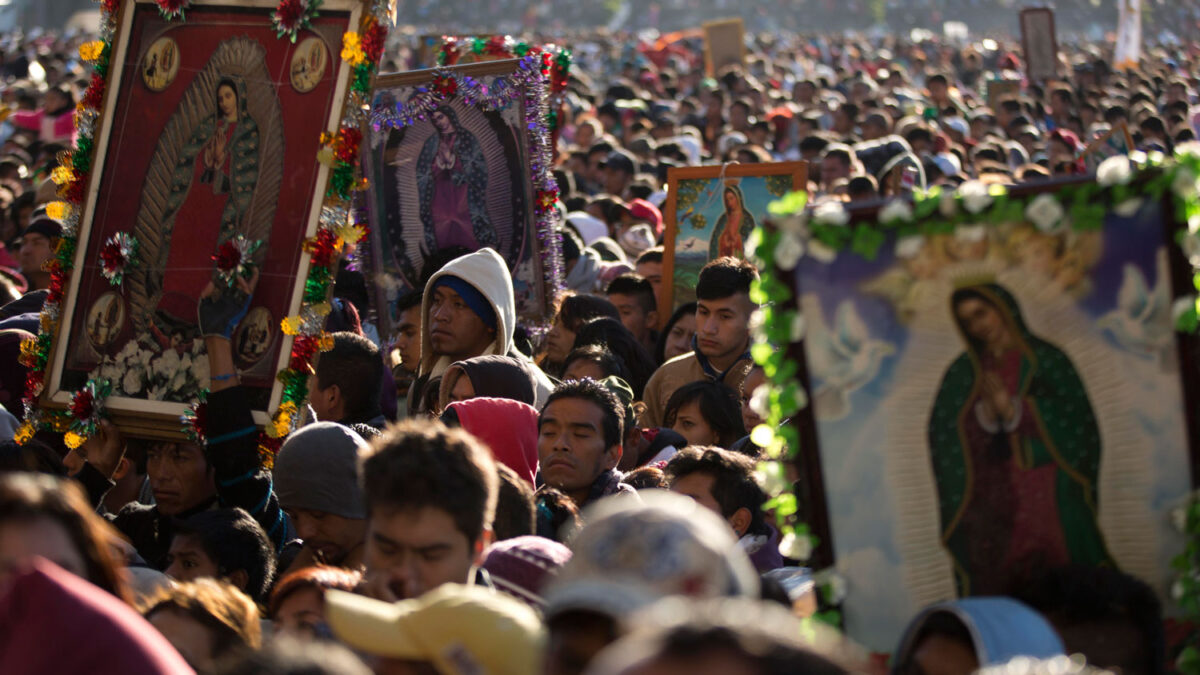 Miles de fieles católicos festejaron este jueves el día de la Virgen de Guadalupe en México