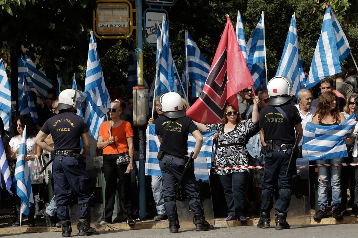 El Parlamento griego deja sin financiación pública al partido de ultraderecha Amanecer Dorado
