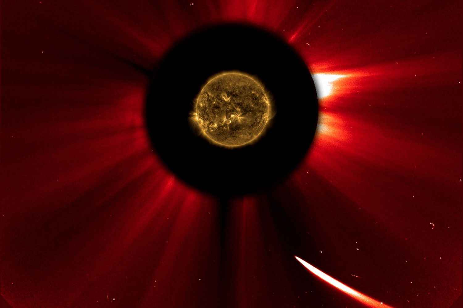 Materia perteneciente al Cometa ISON aparece en el otro lado del Sol