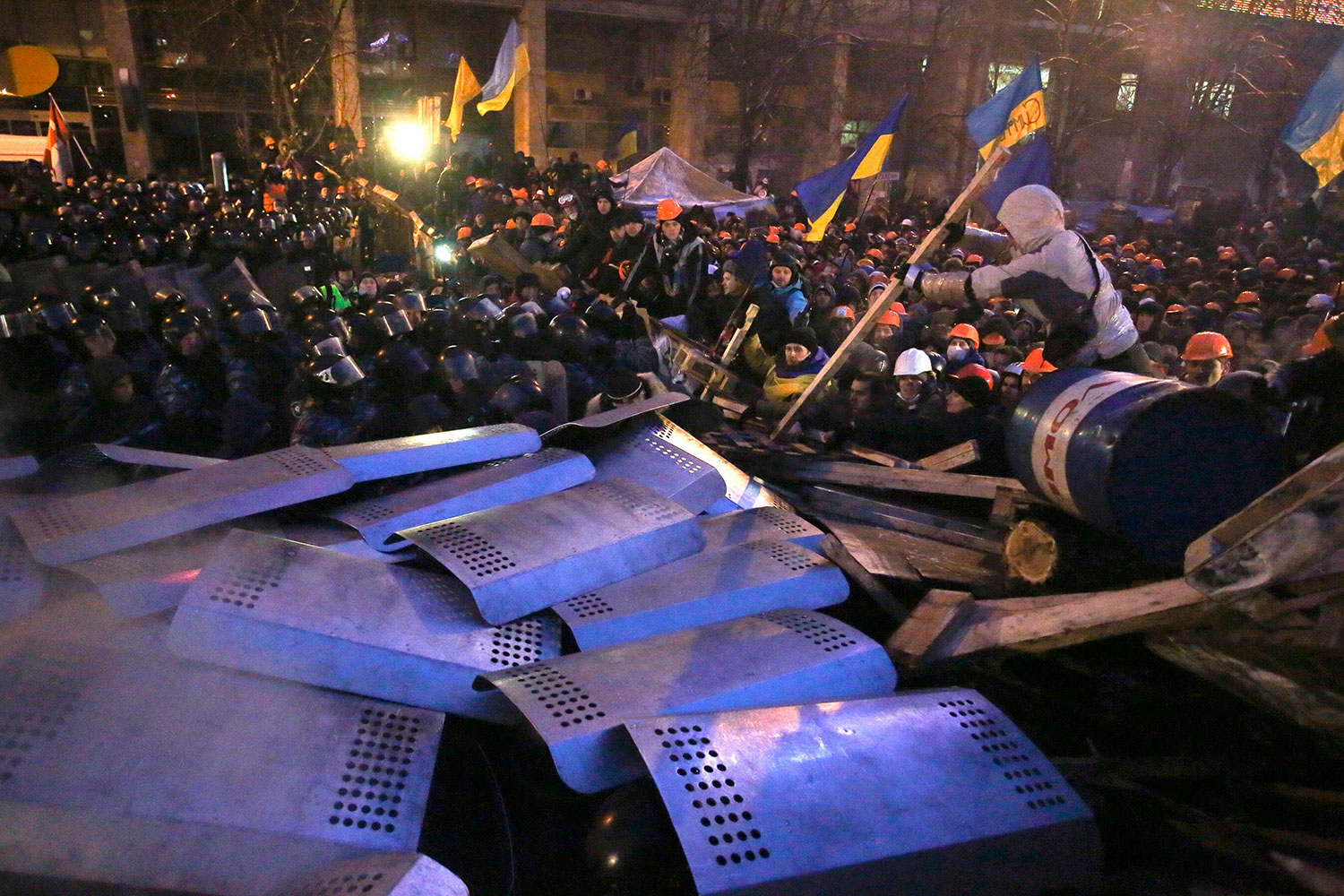 Nuevos enfrentamientos entre Policía y manifestantes en Kiev