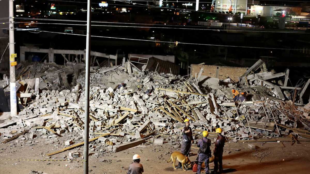 Se derrumba un edificio en construcción en Brasil.