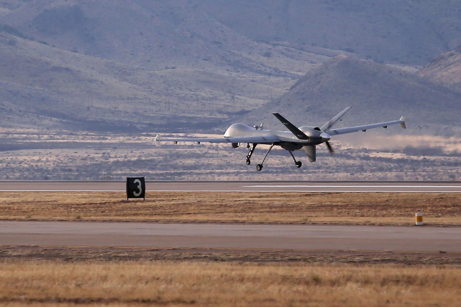 Fuera de servicio los 10 drones que vigilaban la frontera estadounidense con México