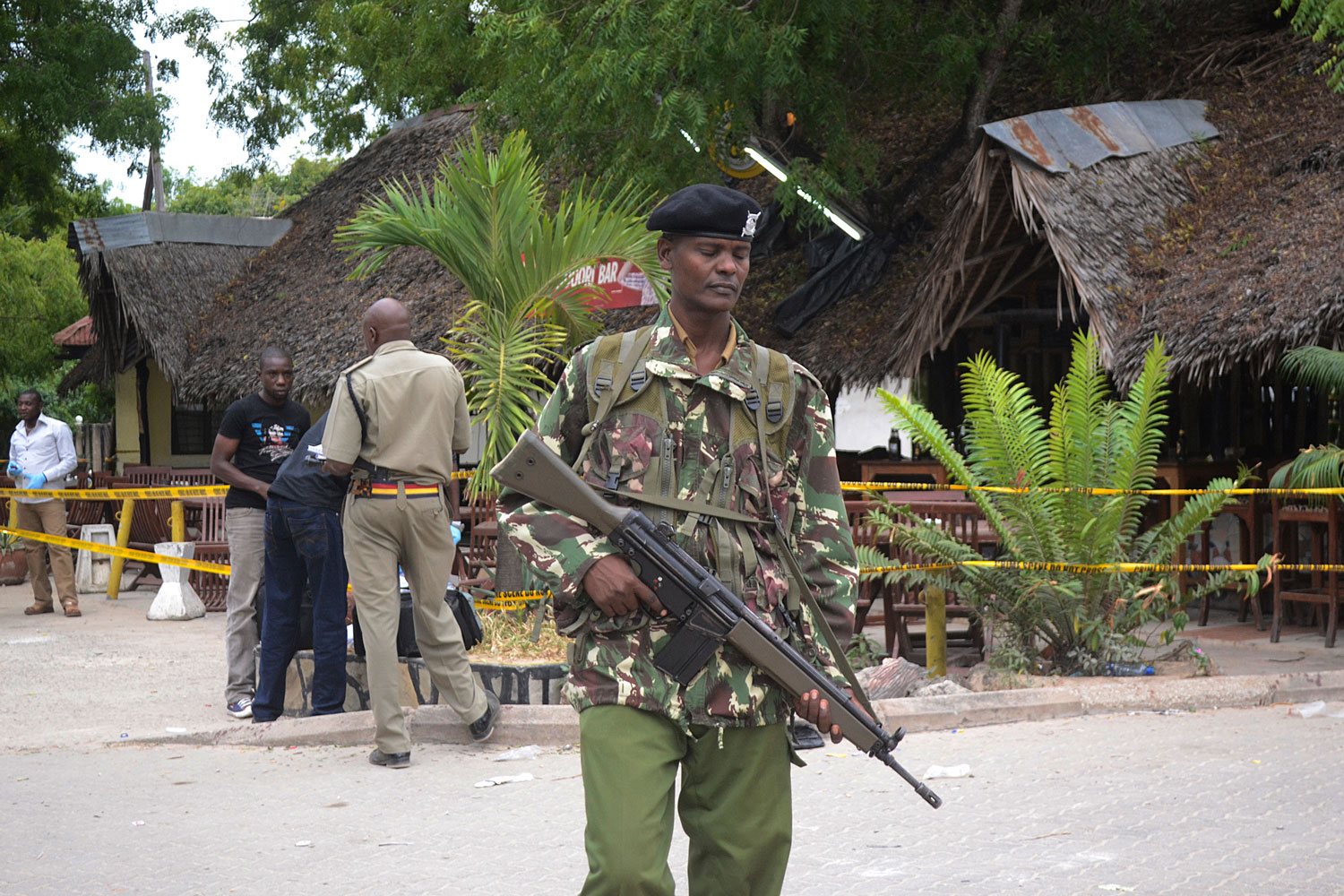 Atentado con granadas contra una discoteca en la localidad keniana de Diane deja al menos 10 heridos
