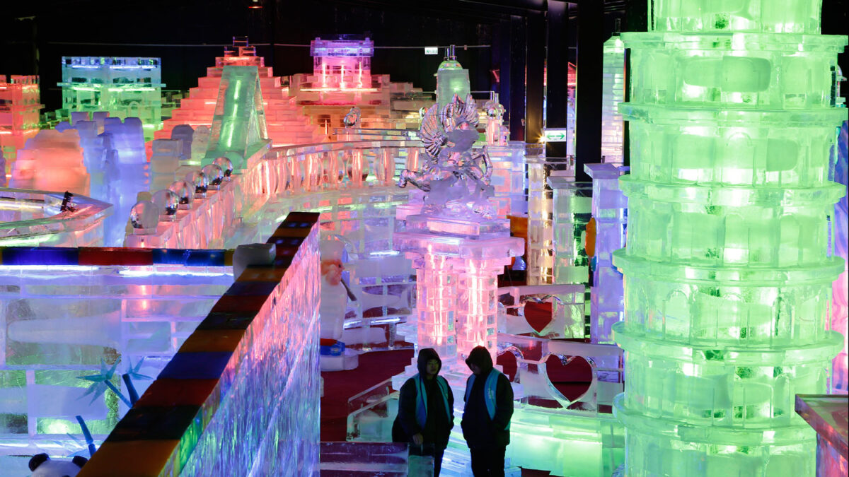Nueva Exposición de Figuras de hielo de Harbin
