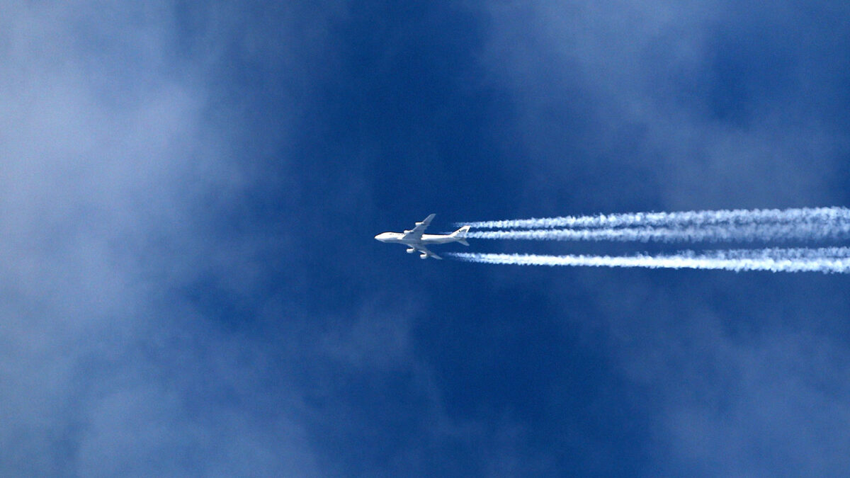 Un piloto de una línea aérea comercial asegura haber evitado colisionar con un ovni en Heathrow